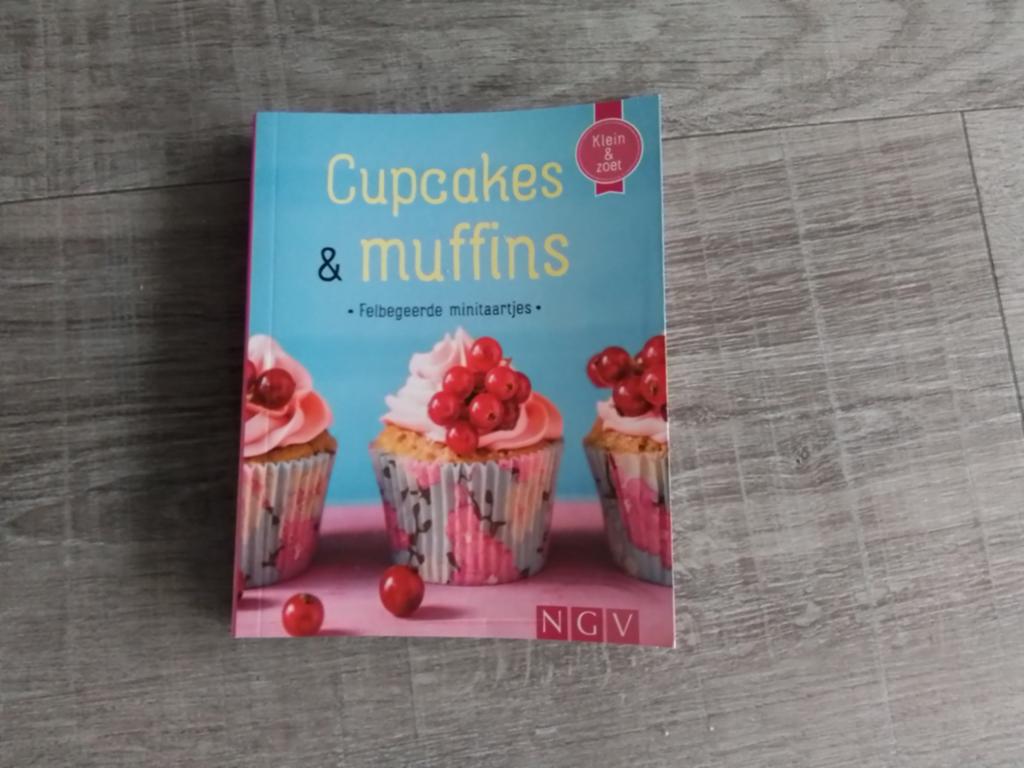 Nieuw Cupcake en muffin kookboek, Ophalen of Verzenden, Nieuw, Cupcakes, Bakvorm