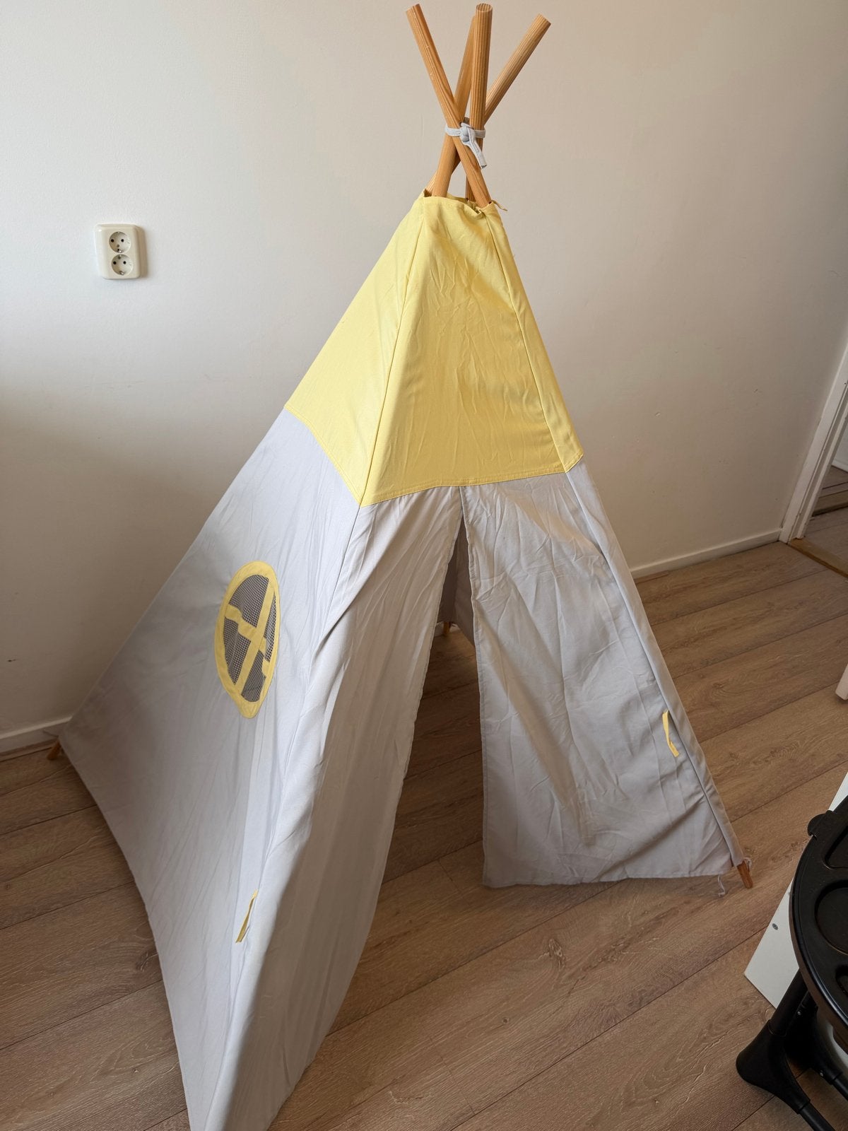 Kinder tipi tent geel/grijs, Kinderen en Baby's, Speelgoed | Speeltenten, Ophalen, Gebruikt