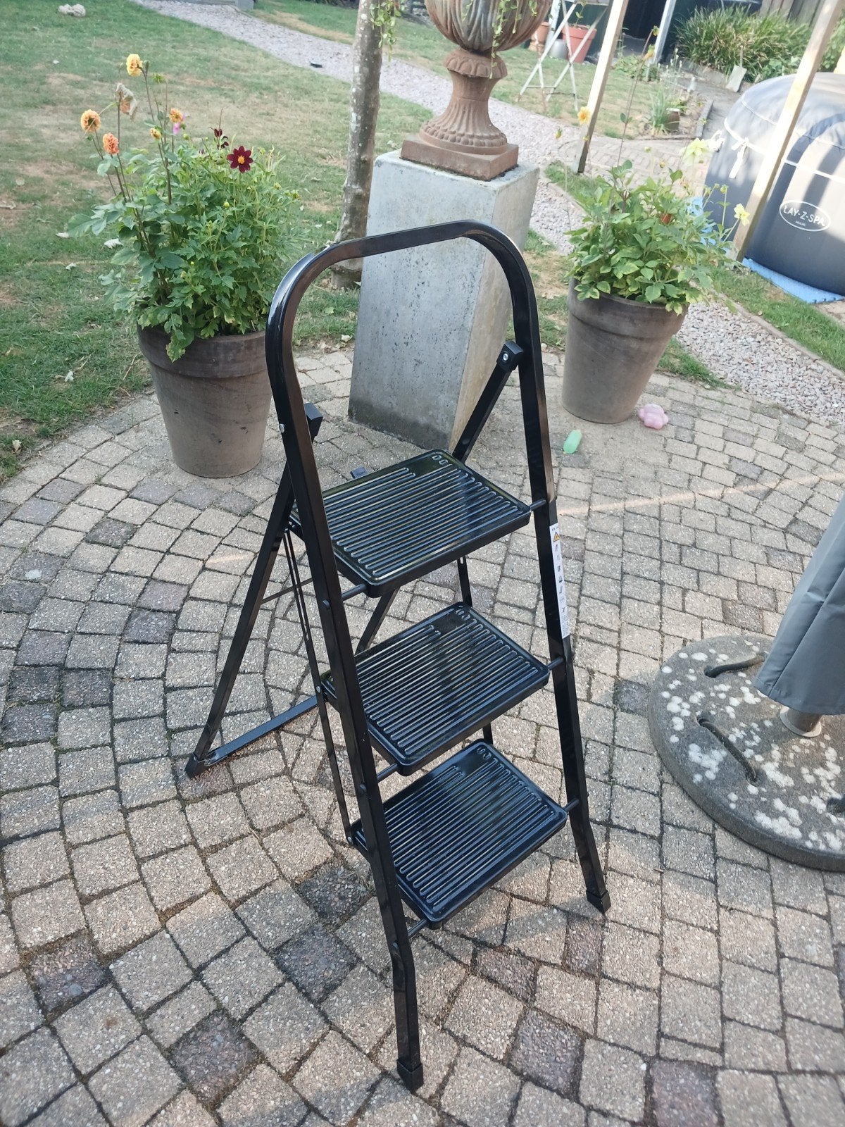 Opvouwbare 3-treden trapje met handvat, Doe-het-zelf en Verbouw, Ladders en Trappen, Ophalen, Zo goed als nieuw, Trap, Minder dan 2 meter