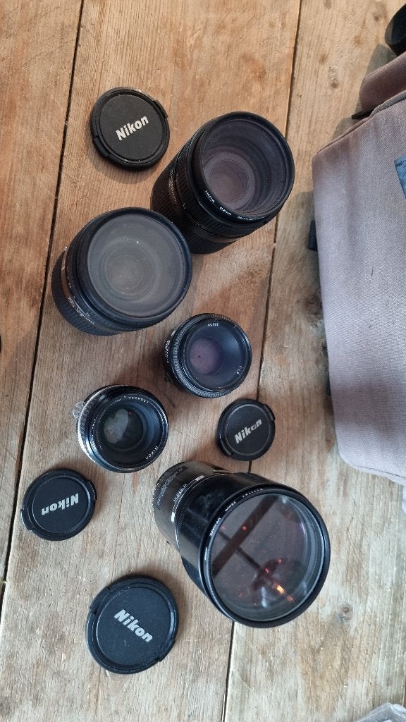 Set Nikon Lenzen (180mm f/2.8, 50mm, Zooms & Accessoires), Nikon, Zo goed als nieuw, Nikon F-mount, Beschermhoes/tas