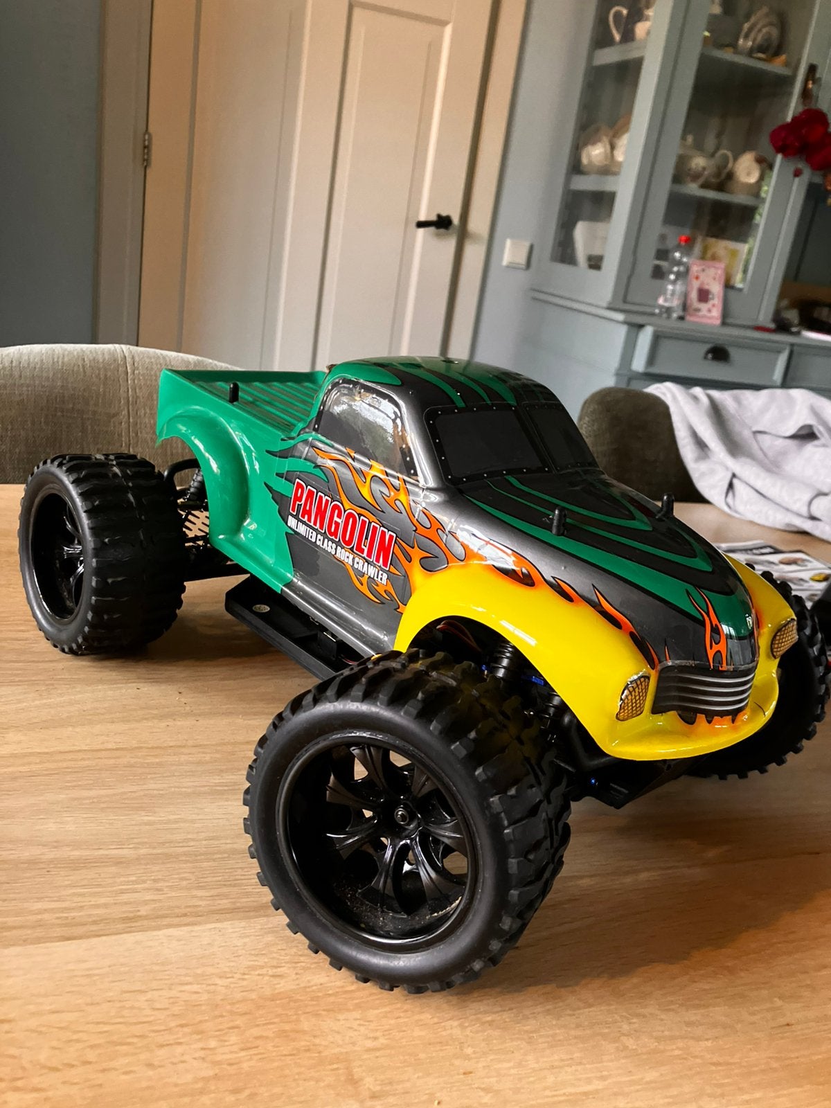 Himoto 1:10 RC Monster Truck Pangolin Green 2.4GHz € 95,00., Ophalen of Verzenden, Zo goed als nieuw, Auto offroad