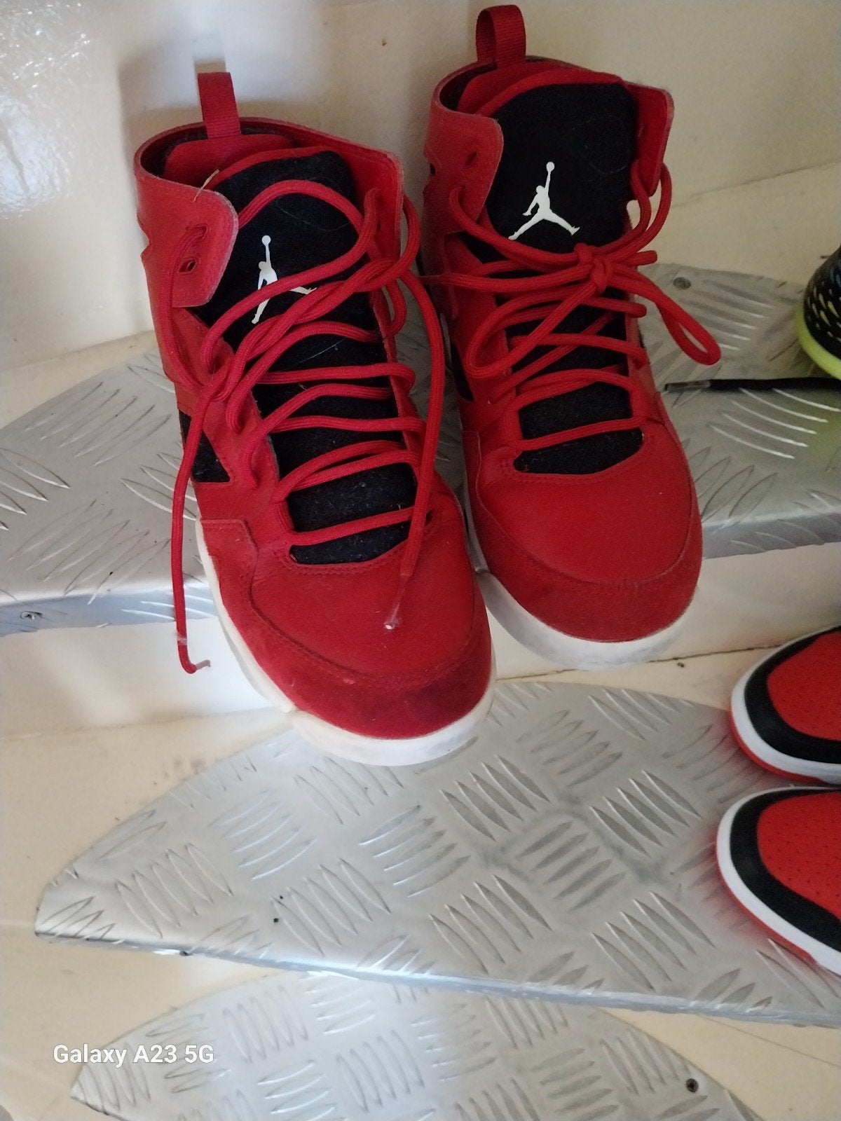 Rode Jordan sneakers - Maat 37. 5 - Zo goed als nieuw, Ophalen of Verzenden