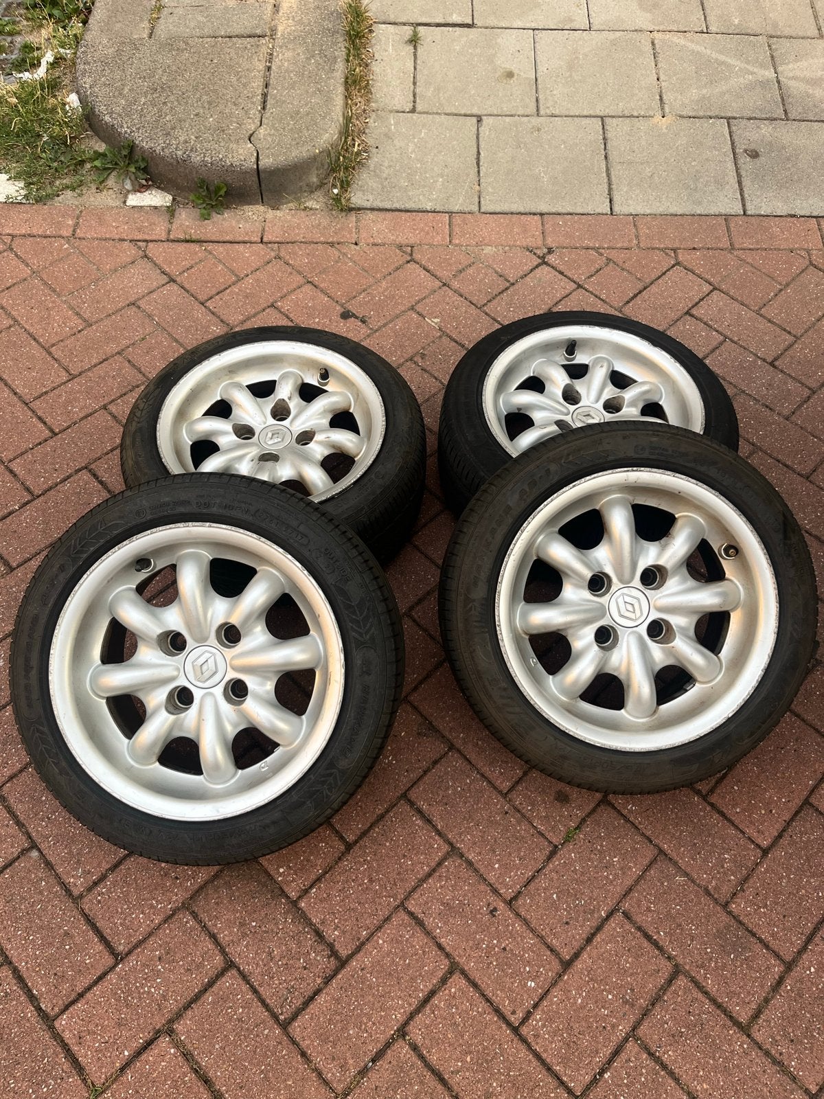 Renault Intra T-line velgen, Ophalen, Velg(en), 17 inch, 205 mm