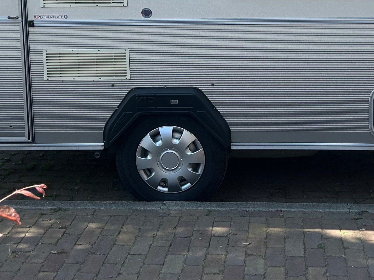 Wielbakbeschermer gevraagd voor KIP caravan, Ophalen of Verzenden