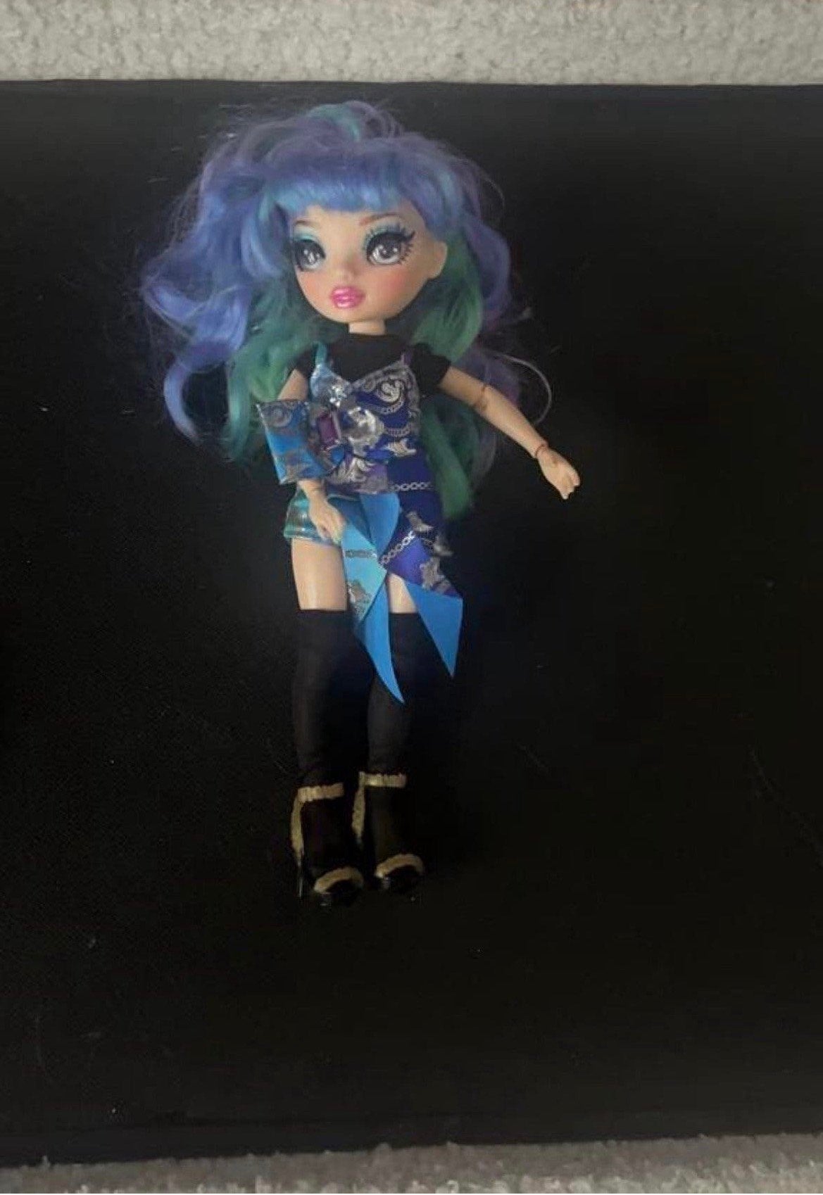 Rainbow High Junior High Special Edition Doll Holly De'Vious, Ophalen of Verzenden