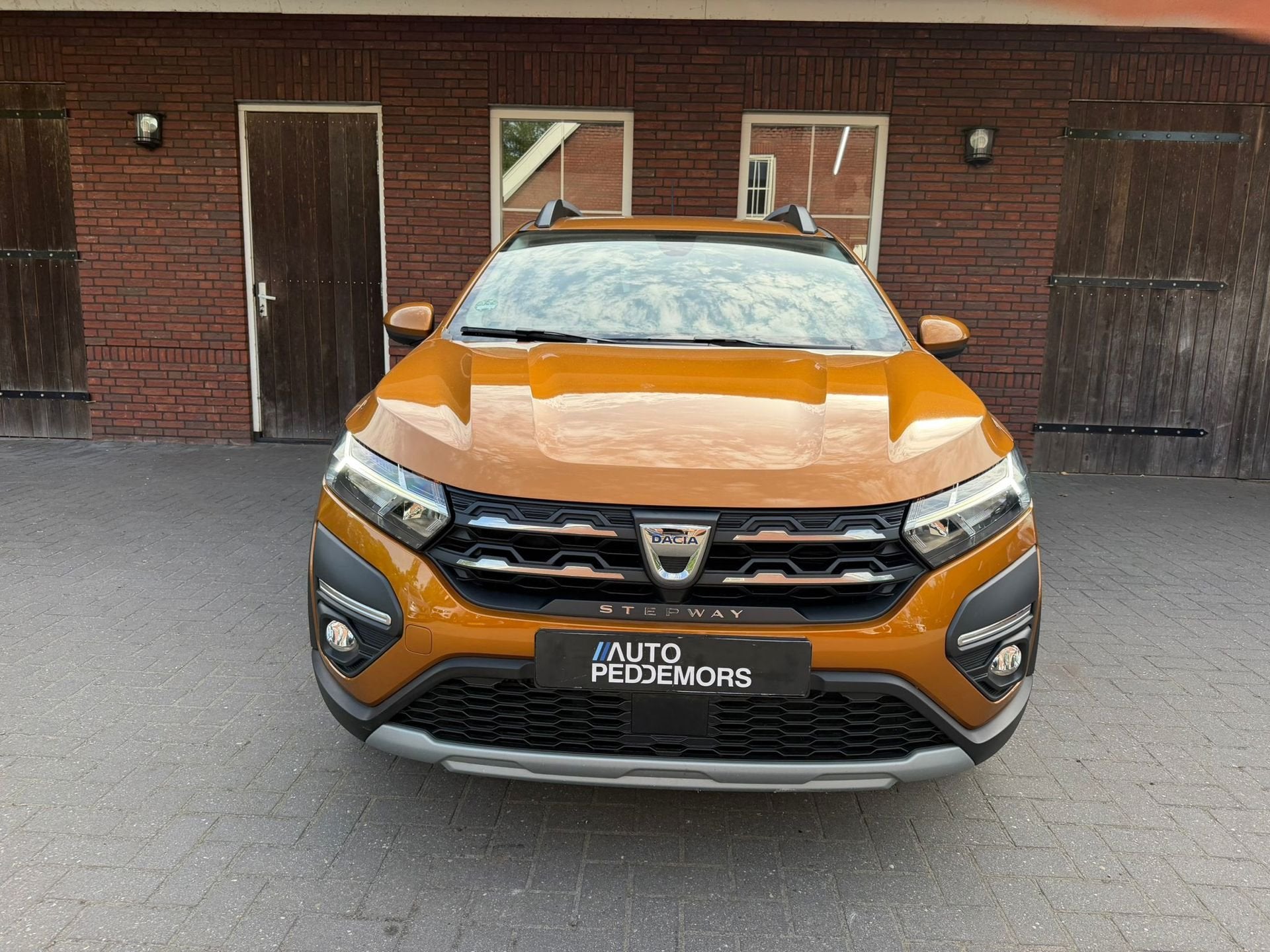 Dacia Sandero Stepway 1.0 TCe 90 Essential |Trekhaak| LED| C, Auto's, Dacia, Voorwielaandrijving, Stof, Gebruikt, Zwart