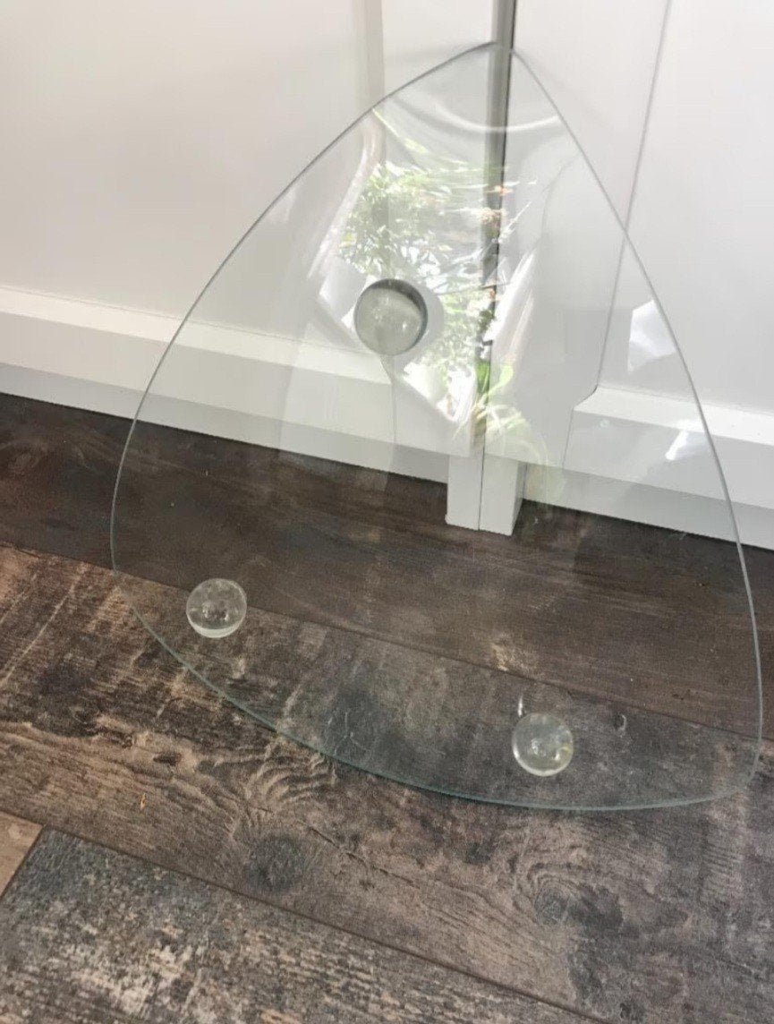 Glazen Driehoek Schaal met Bolpootjes, Schaal, Ophalen of Verzenden, Overige vormen, Glas