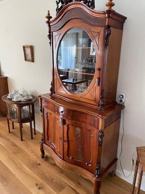 Boneur kast, Ophalen