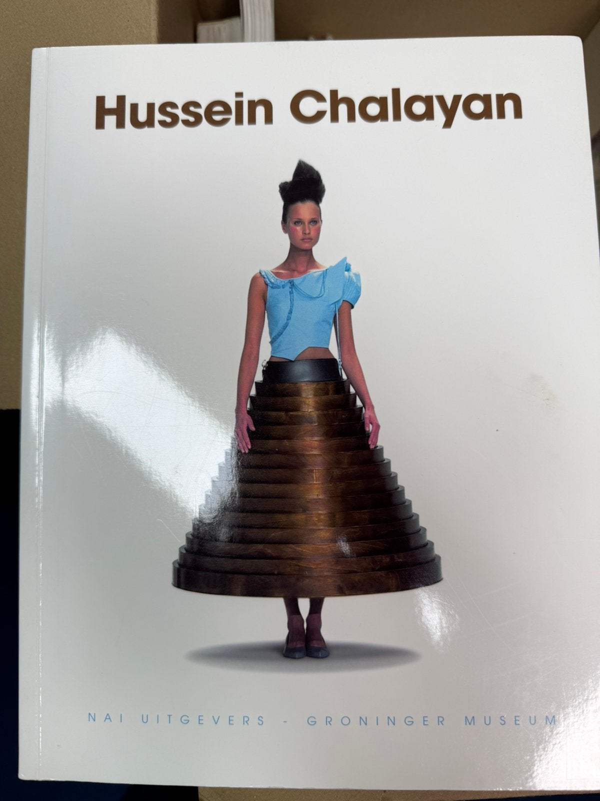 Hussein Chalayan catalogus Groninger Museum, Ophalen of Verzenden, Zo goed als nieuw