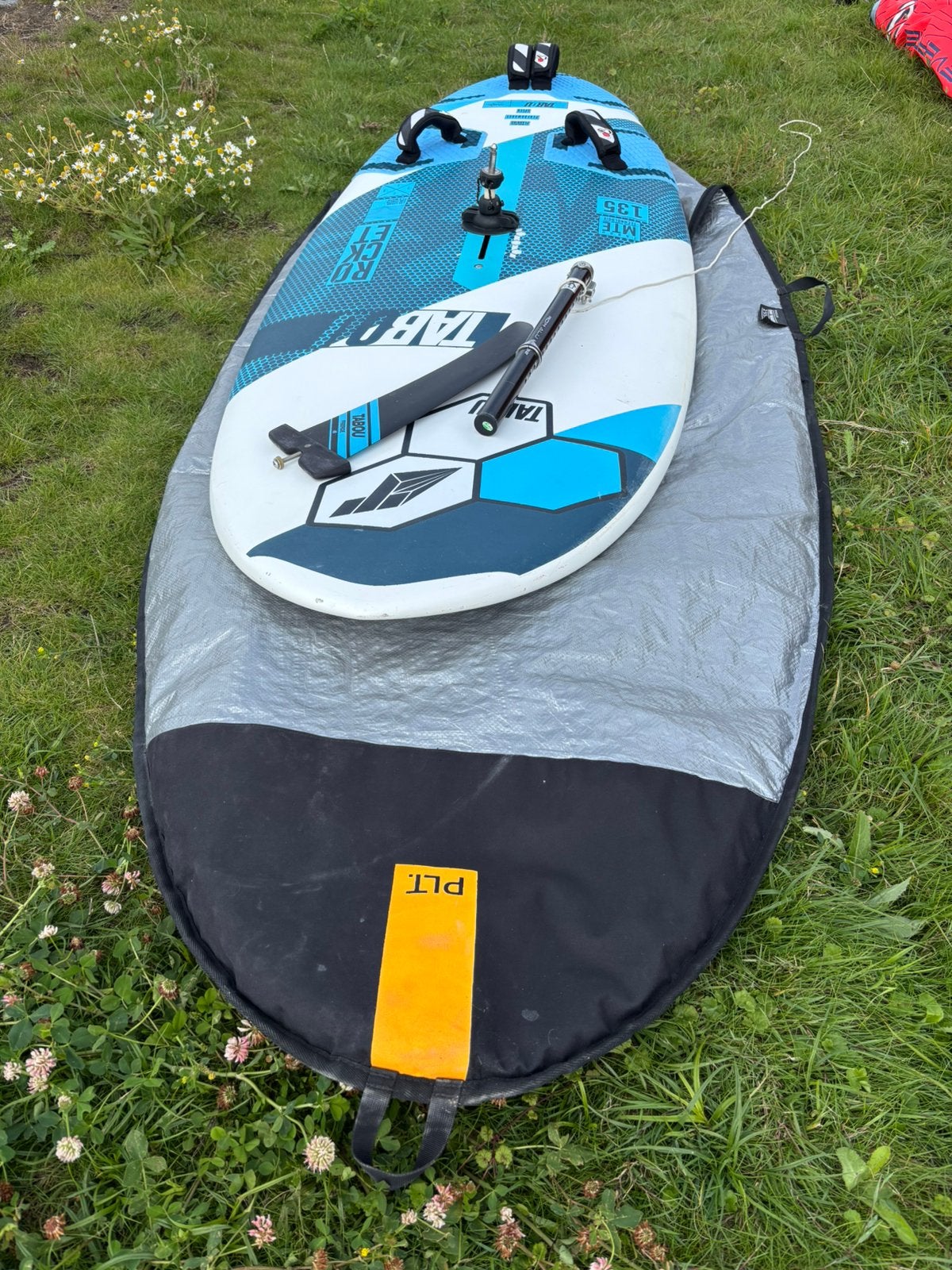 Tabou Rocket 135L Windsurfboard met vin, Watersport en Boten, Ophalen, 250 tot 300 cm, Tabou, Zo goed als nieuw