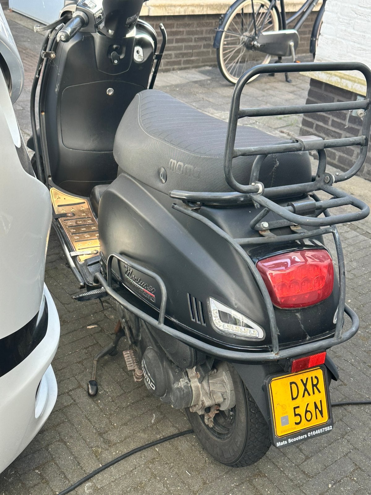 MOMO Scooter 45km 2020, Ophalen, Zo goed als nieuw, Benzine, Overige merken