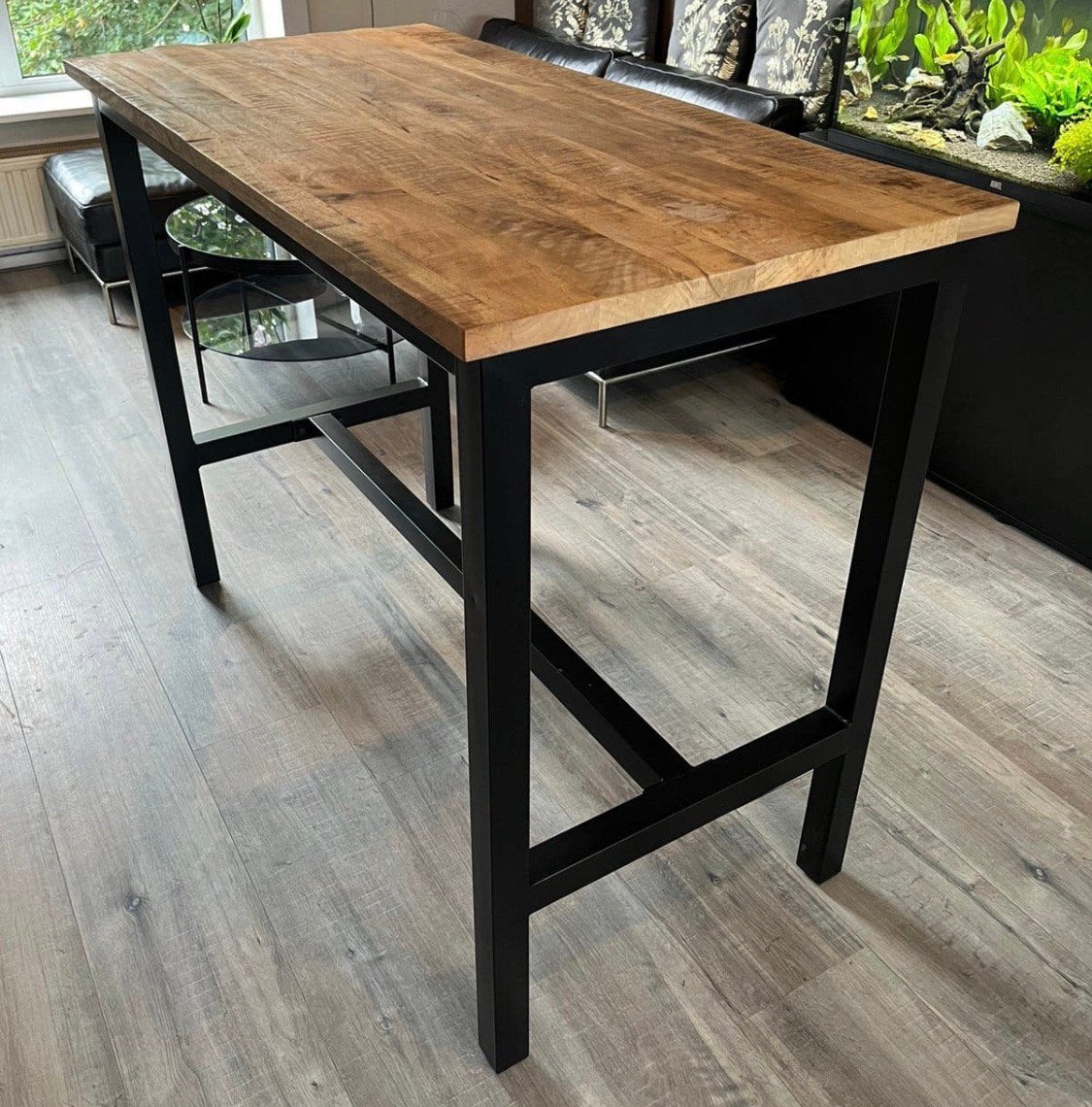 Industriele bartafel, Ophalen, Zo goed als nieuw, Inclusief barstoelen