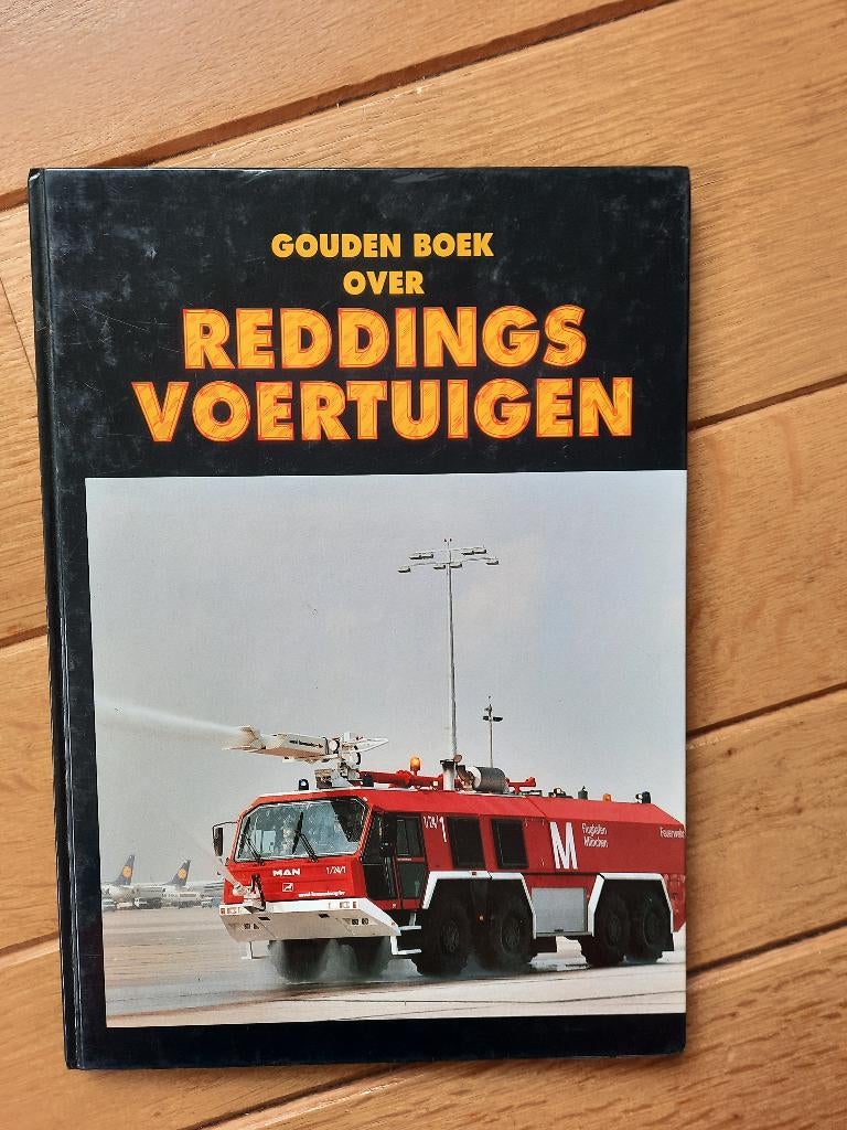 Niels Jansen - Gouden boek over Reddings voertuigen, Boeken, Vervoer en Transport, Zo goed als nieuw, Tractor en Landbouw, Ophalen of Verzenden