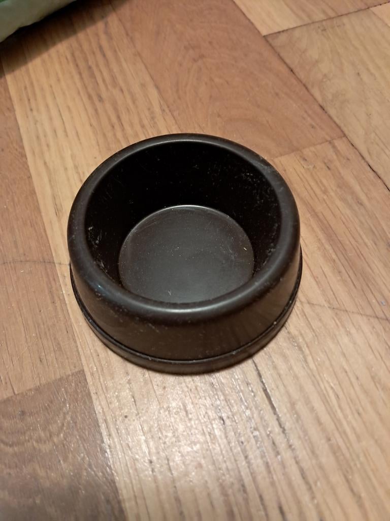 Bruin voerbakje voor hamster, Ophalen, Gebruikt, Voerbakje