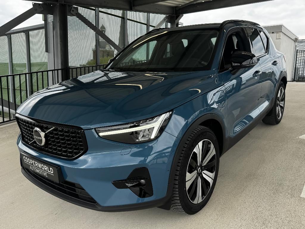 Volvo XC40 T5 | Ultimate Dark | 262PK  | 19"  | Leder |, Automaat, 1800 kg, Met garantie (alle), Blauw