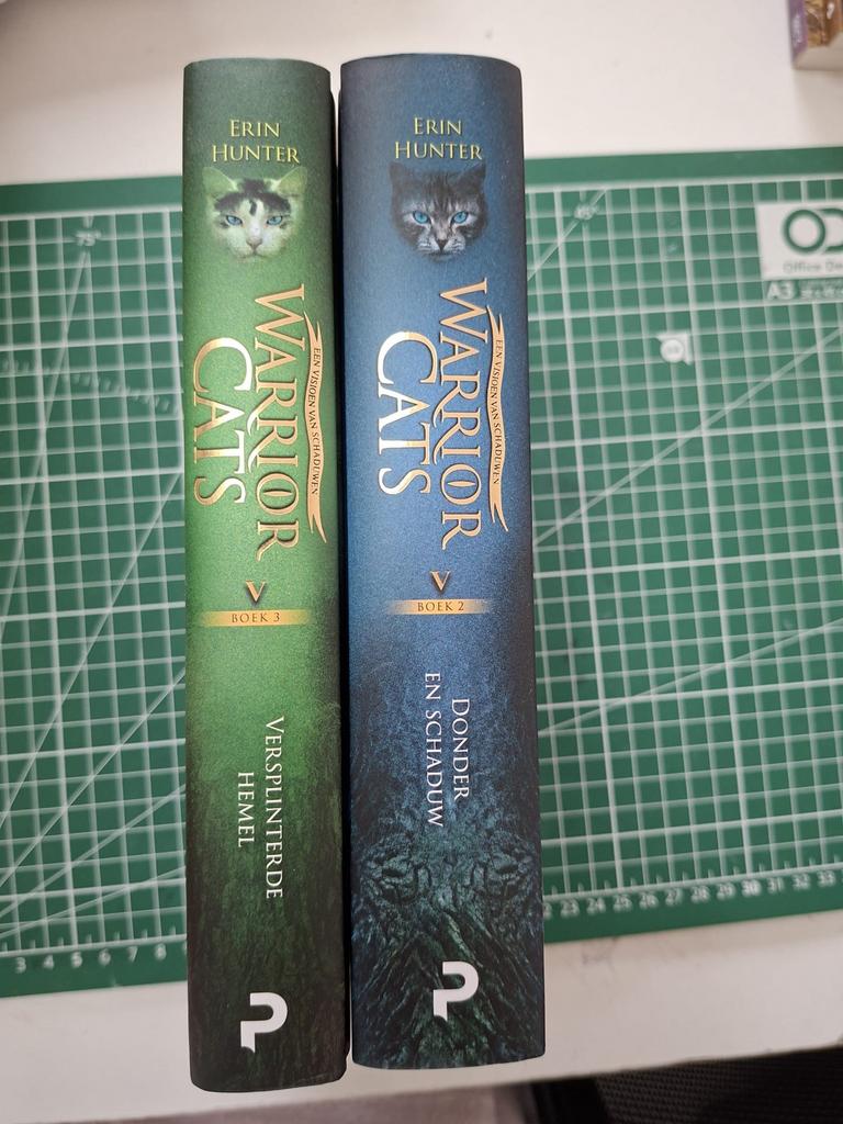 Warrior cats V boek 2 en 3 - Erin Hunter, Boeken, Ophalen of Verzenden, Nieuw