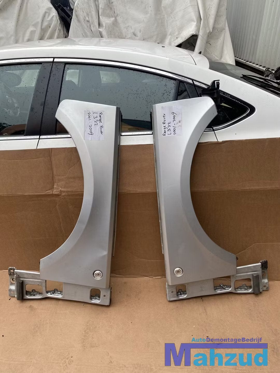 Range Rover 3 L322 linker rechter zijscherm grijs voorscherm, Auto-onderdelen, Voor, Abbey Road, Whitley 1
CV3 4LF  Coventry, Jaguar Land Rover Limited