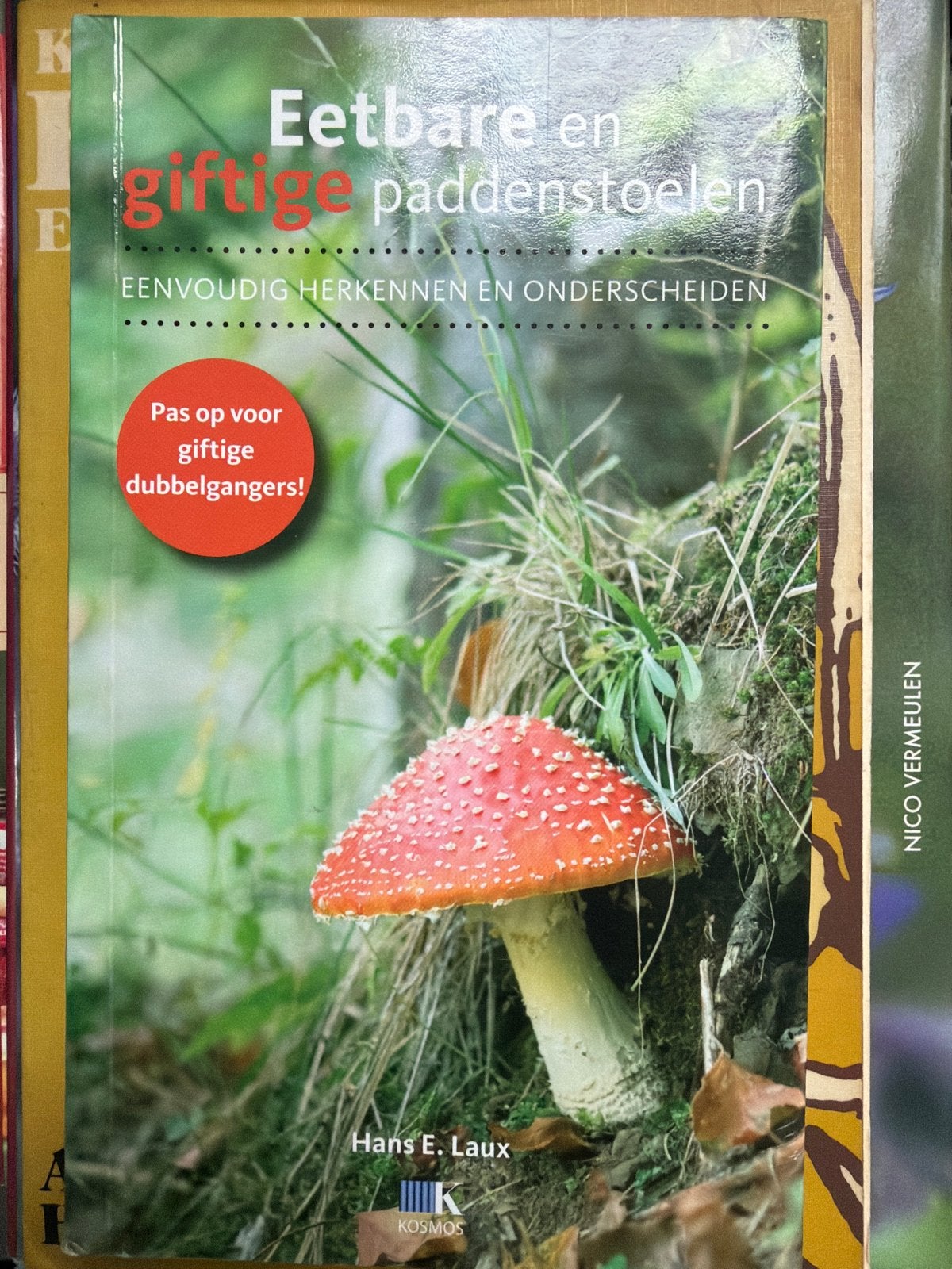 Eetbare en giftige paddenstoelen - Hans E. Laux, Ophalen of Verzenden, Gelezen, Natuur algemeen