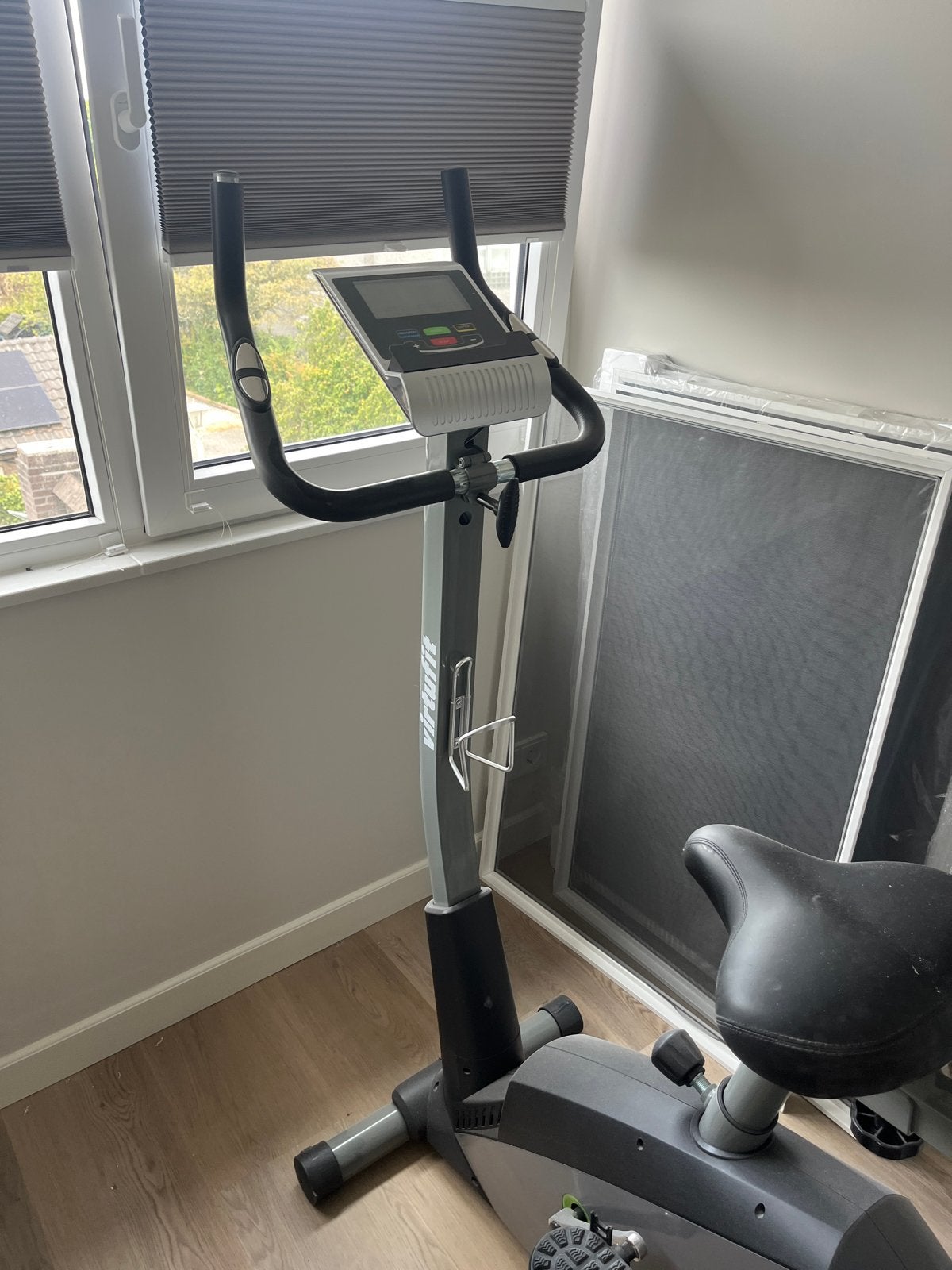 VirtuFit Hometrainer - Ideaal voor thuistraining, Sport en Fitness, Ophalen, Gebruikt, Metaal, Benen
