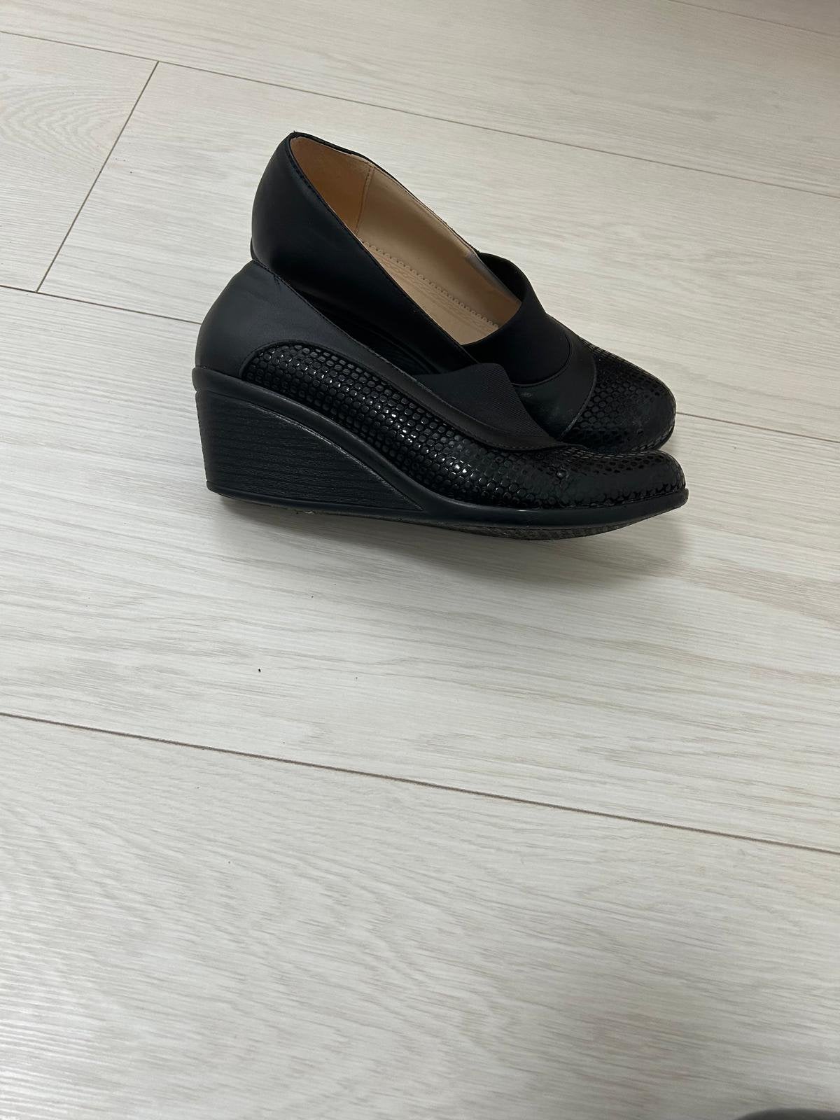 Nette schoenen sleehakken zwart 38, Ophalen of Verzenden, Zo goed als nieuw, Instappers, Zwart