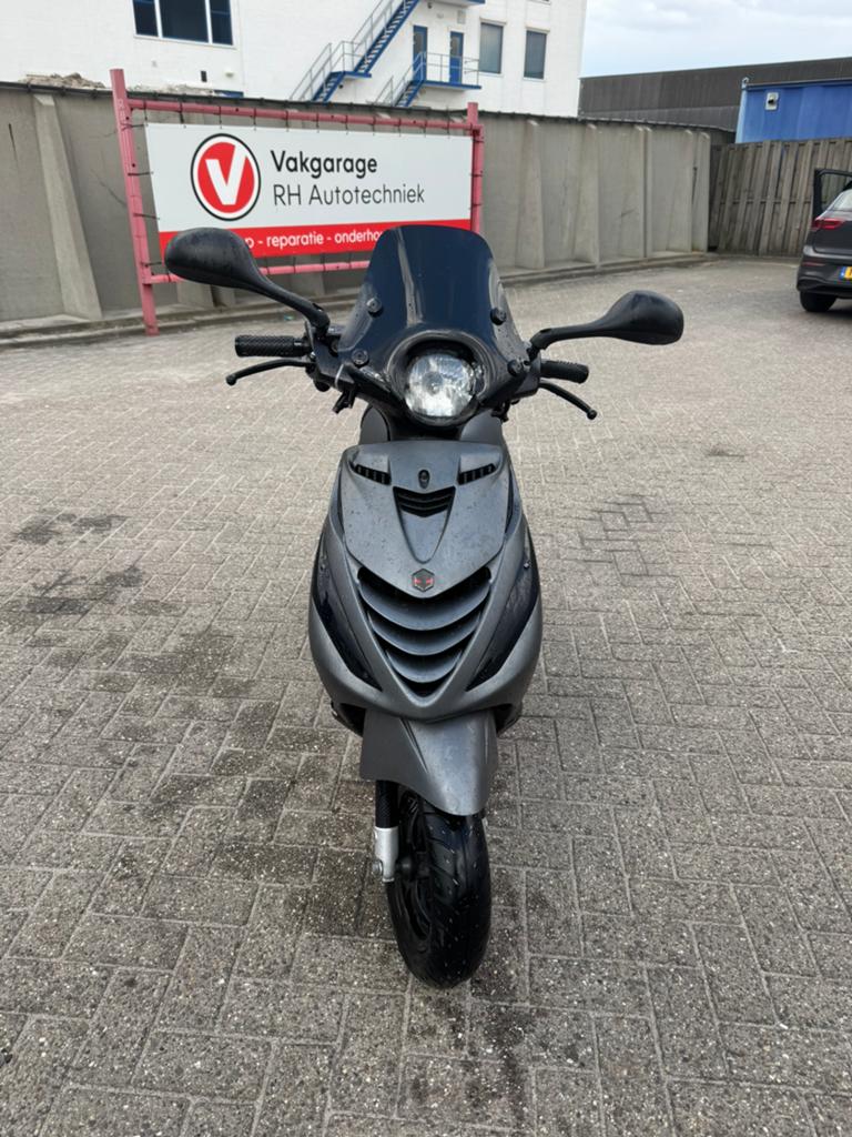 Piaggio Zip 50cc 4T, Fietsen en Brommers, Scooters | Piaggio, Ophalen, Maximaal 45 km/u, Zip, Zo goed als nieuw
