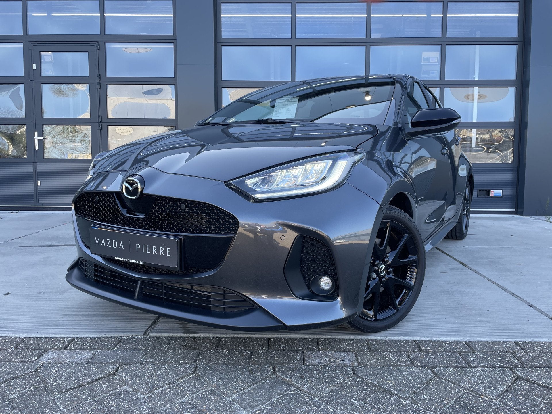 Mazda 2 Hybrid 1.5 Homura | AUTOMAAT | CARPLAY | 17- INCH LM, Auto's, Mazda, Dealer onderhouden, 450 kg, Gebruikt, 23 km/l