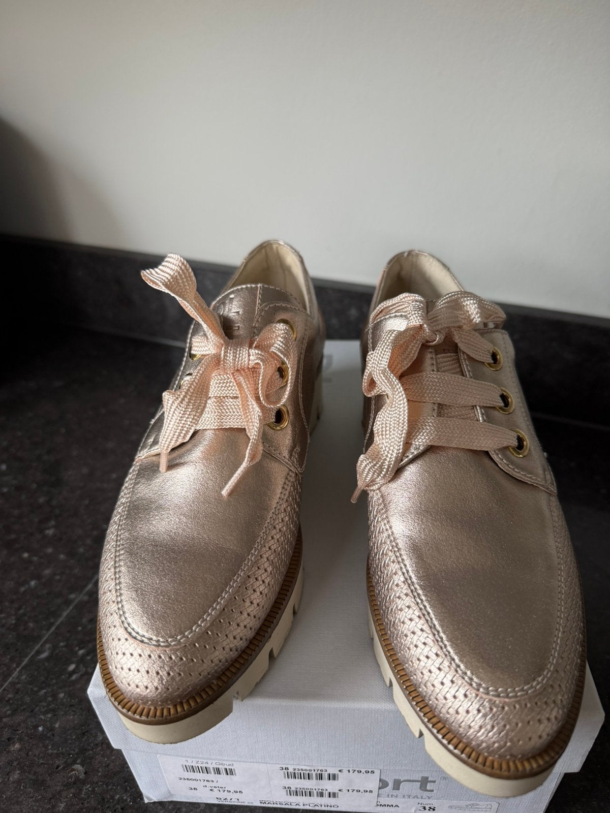 DL Sport schoenen platino maat 38 nieuw., Ophalen of Verzenden, Nieuw, Sneakers of Gympen