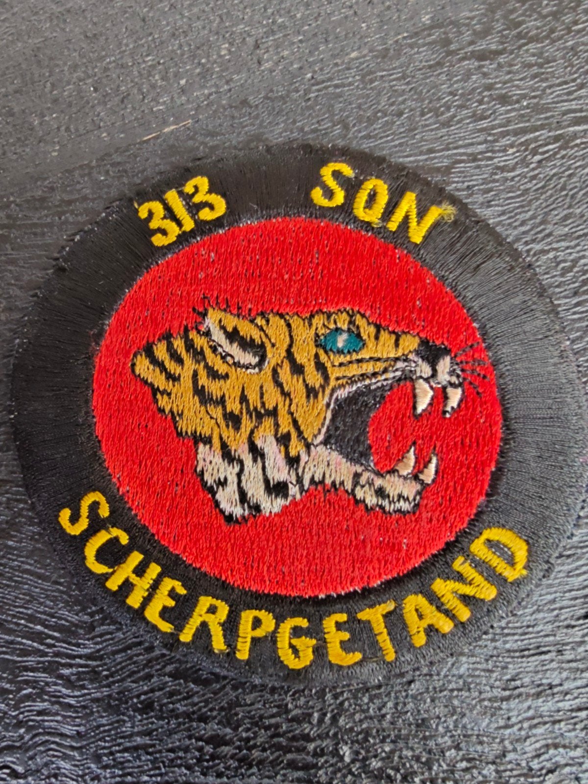 patch Rnlaf 313 Squadron.. Scherpgetand.. jaren 90 remake Az, Ophalen of Verzenden, Luchtmacht, Nederland, Embleem of Badge