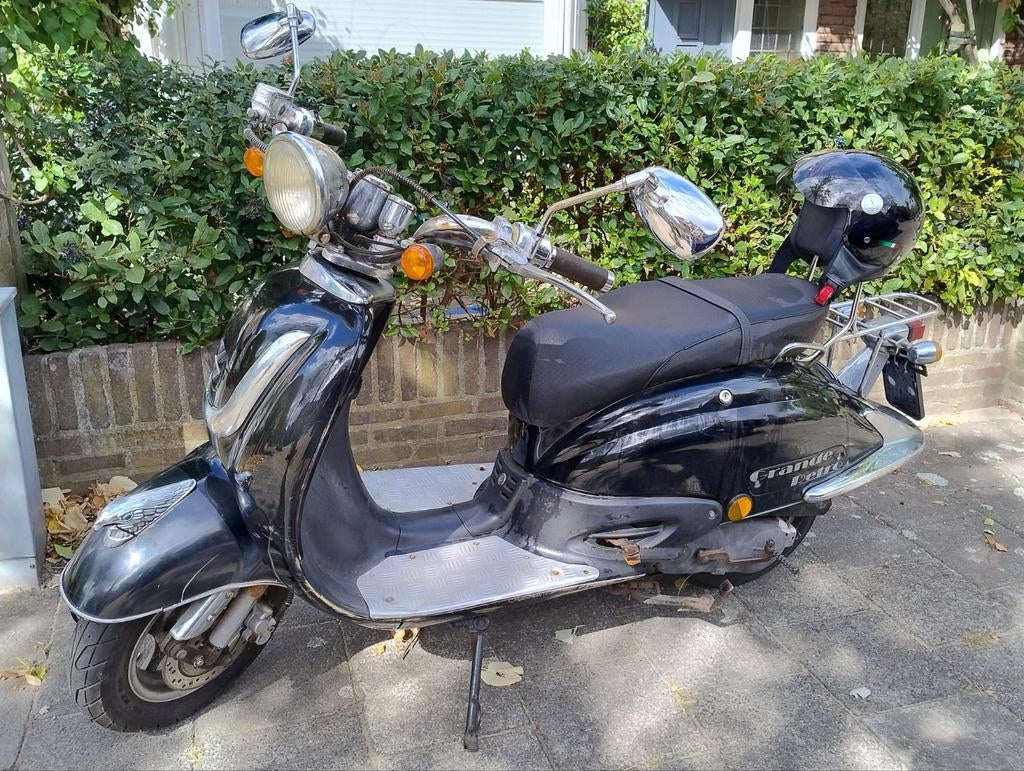 Fosti Grande Retro Scooter - Inclusief Helm, Ophalen, Gebruikt, Benzine, Overige merken