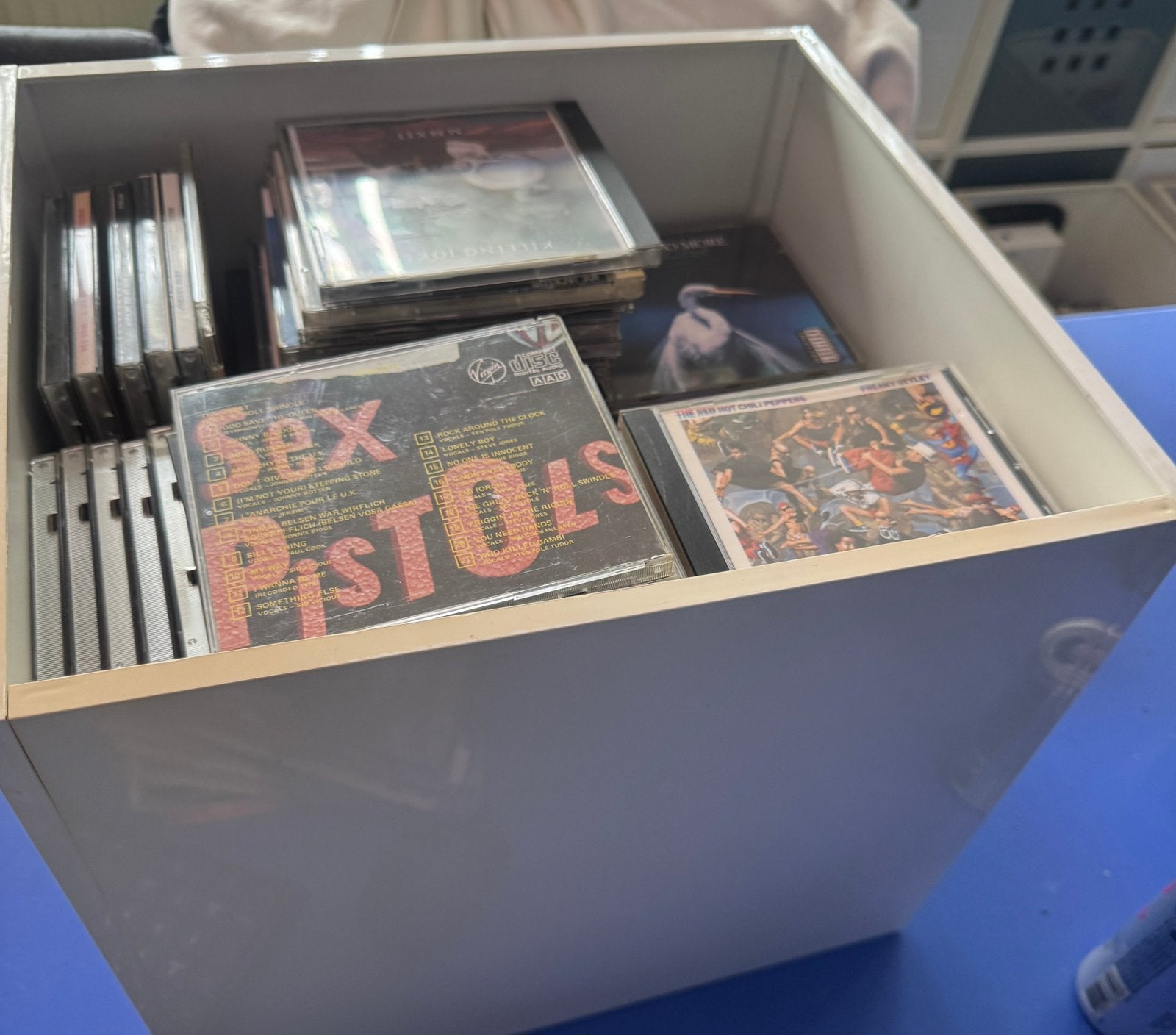 Heel veel oude cd’s hele doos vol, Ophalen, Zo goed als nieuw