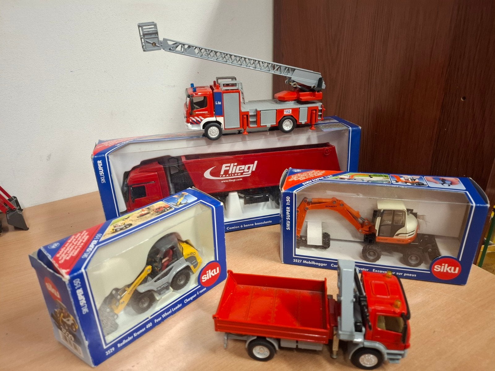 5 x Siku modellen, Hobby en Vrije tijd, Modelauto's | 1:50, Ophalen of Verzenden, Bus of Vrachtwagen, SIKU