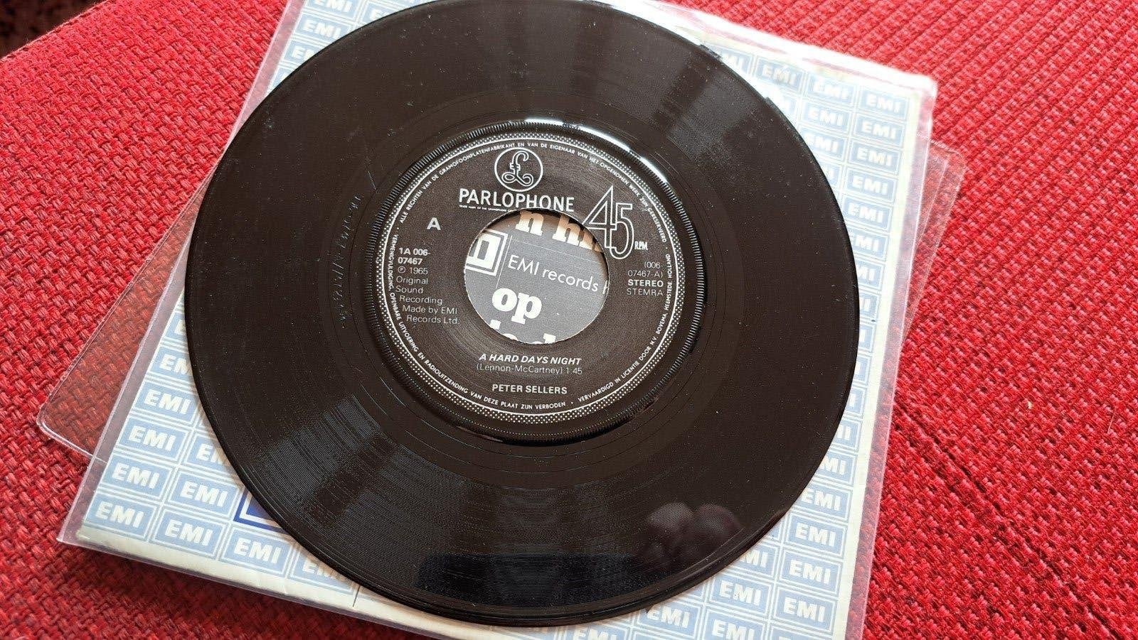 Peter Sellers Help ! / A hard day's night (Beatles) vinyl 7", Ophalen of Verzenden, Gebruikt, Overige formaten, Disco