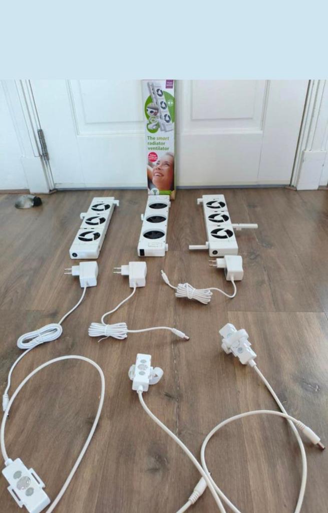Drie Speedcomfort slimme radiator ventilatoren. 3 losse sets, Doe-het-zelf en Verbouw, Verwarming en Radiatoren, Minder dan 30 cm