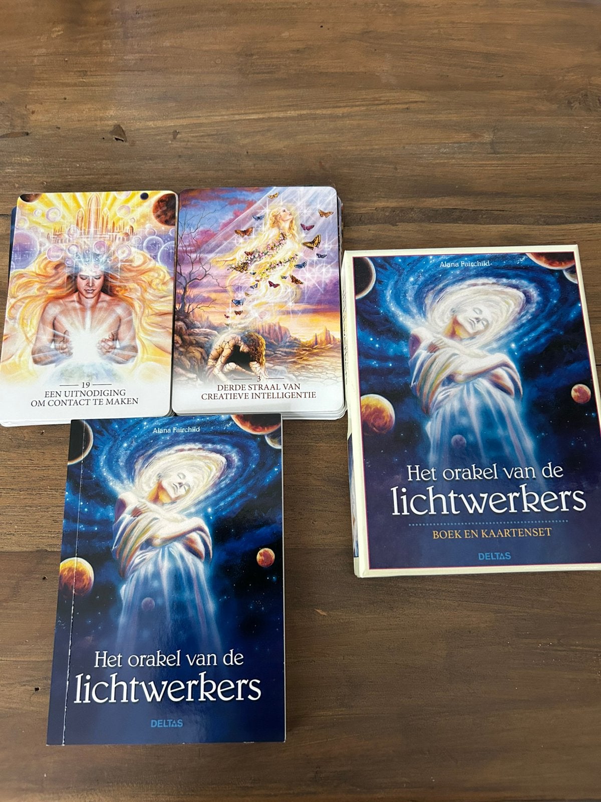 Alana Fairchild - Het orakel van de lichtwerkers, Tarot of Kaarten leggen, Overige typen, Ophalen of Verzenden, Zo goed als nieuw