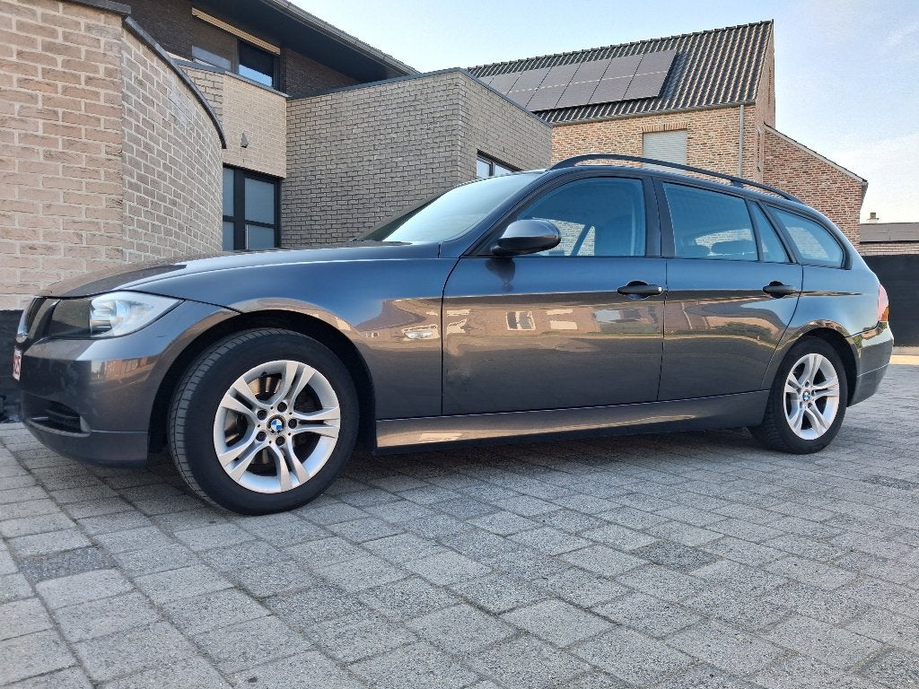 Bmw e91 318d 19/03/2007 enkel voor export of onderdelen., Ophalen, Gebruikt, BMW