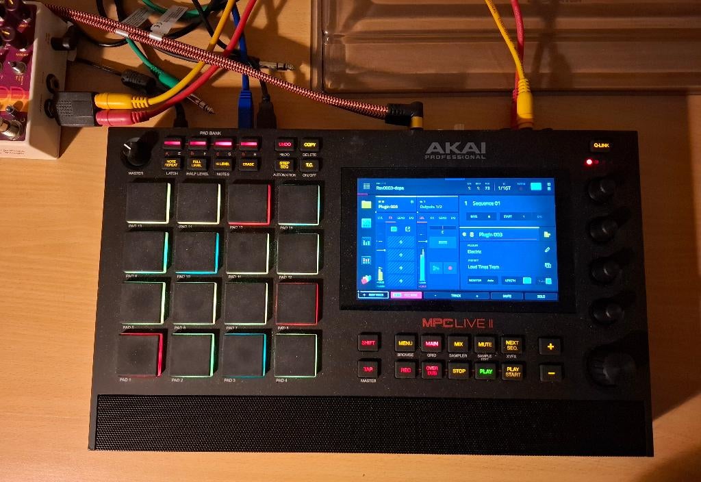 MPC Live 2 + 1TB SSD + 3 plugins + Decksaver, Muziek en Instrumenten, Samplers, Gebruikt, Ophalen