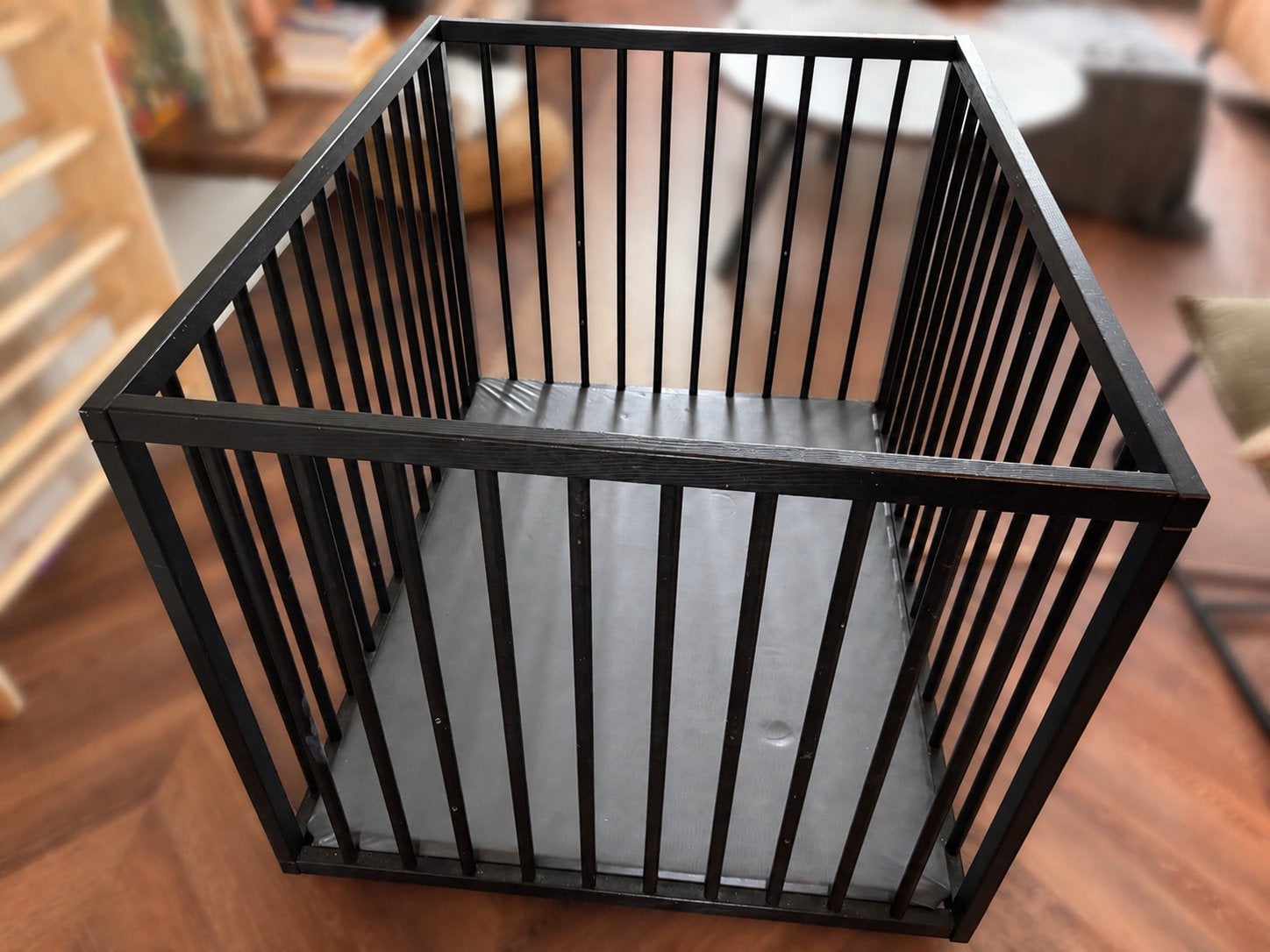 Zwarte houten box, gebruikt, Ophalen, Gebruikt, Rechthoekig, Wieltjes
