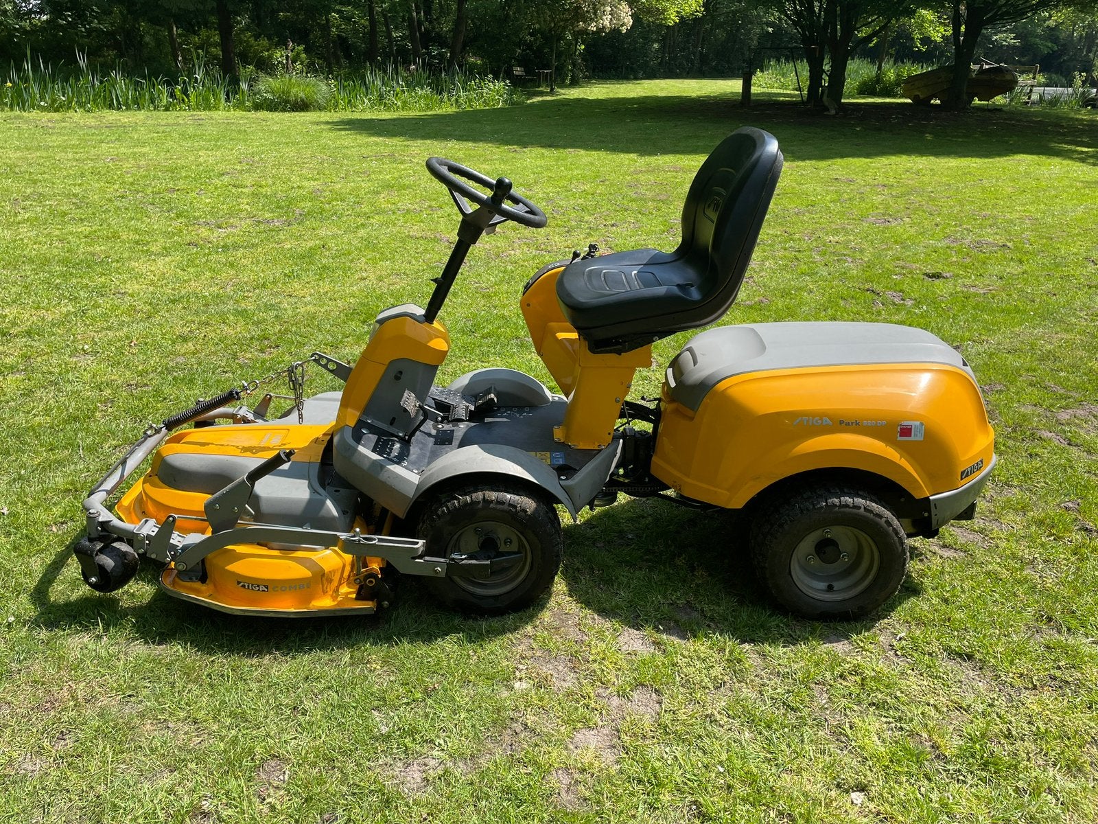 Stiga Park 520DP DIESEL + Twins Tandemasser aanhanger, Tuin en Terras, Zitmaaiers, Ophalen, Zo goed als nieuw