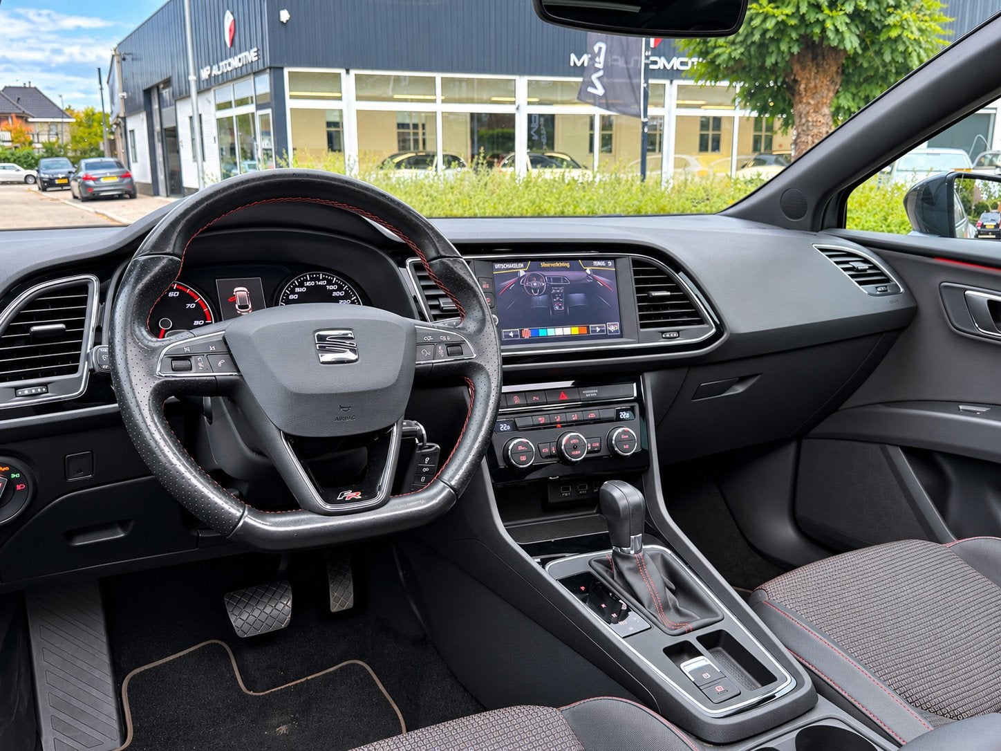 Seat Leon ST 1.4 EcoTSI FR DSG|PANO|TREKHAAK|CAMERA|LED|NAP, Auto's, Dealer onderhouden, Gebruikt, Euro 6, 4 cilinders