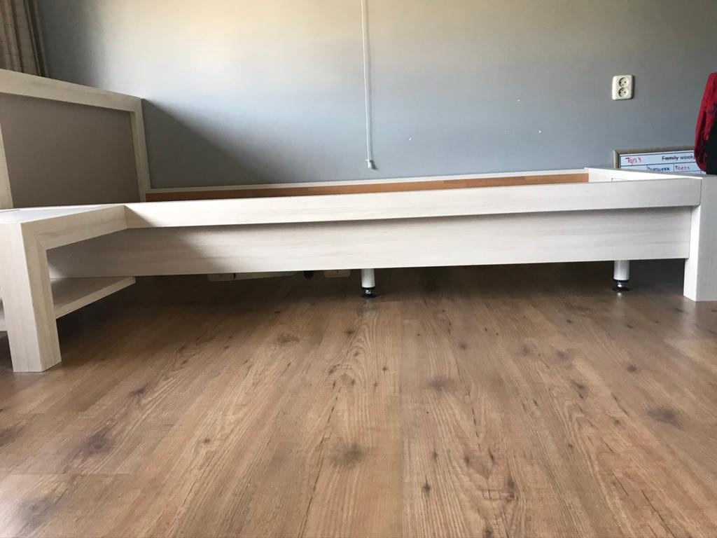 Eenpersoonsbed 90 x 200 met nachtkastje, Ophalen, Gebruikt, 90 cm, 200 cm