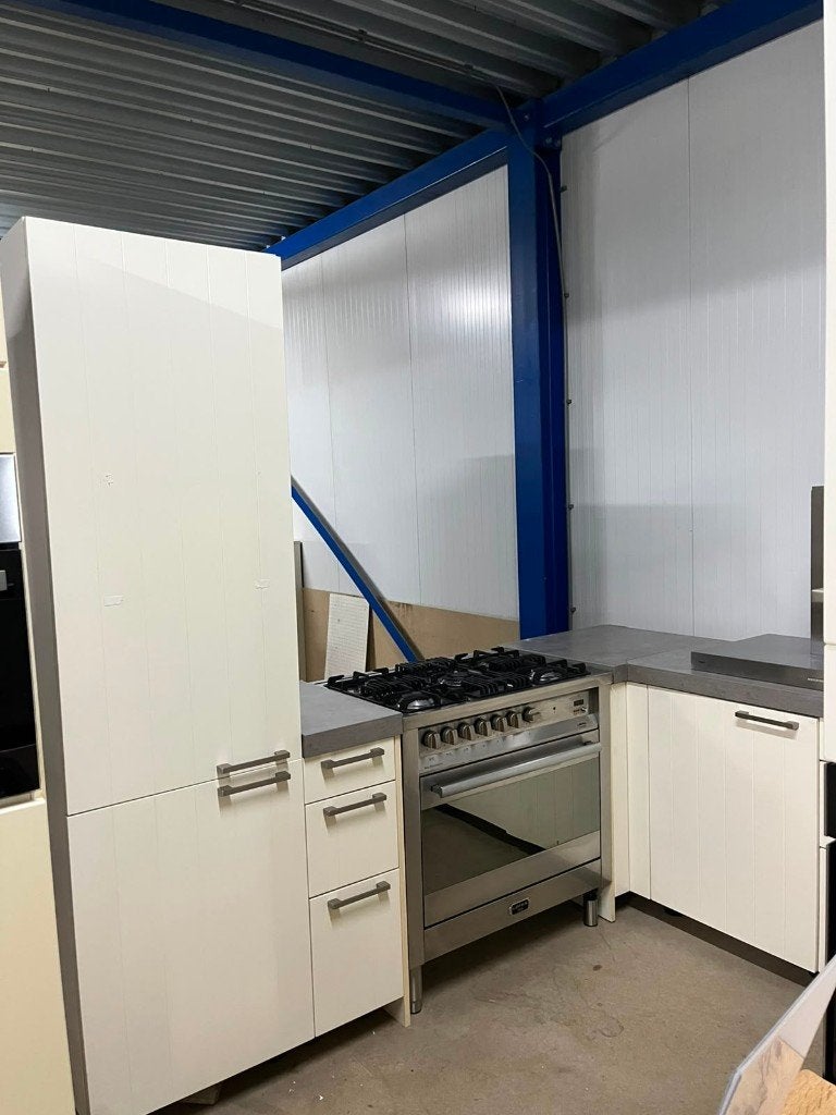 Keuken Compleet met APP 120Keukens op voorraad Nr. 2958, Huis en Inrichting, Ophalen, Zo goed als nieuw, Hoekkeuken, Met kookeiland
