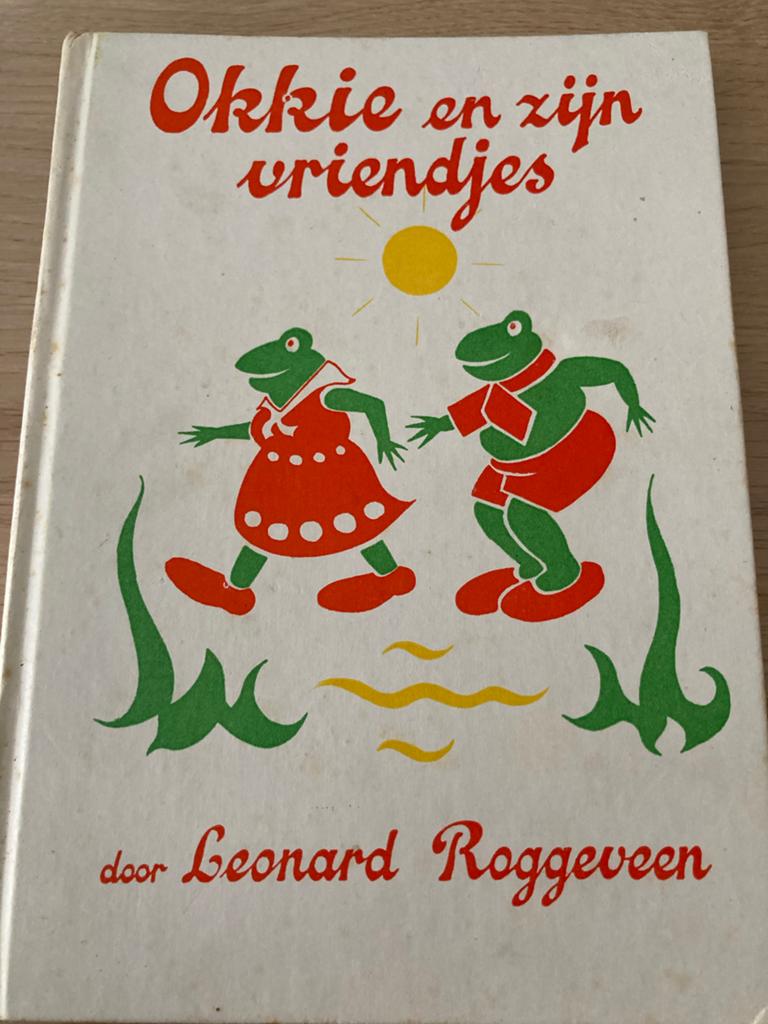 Okkie en zijn vriendjes - Leonard Roggeveen (1948), Ophalen of Verzenden, Gelezen, Fictie algemeen