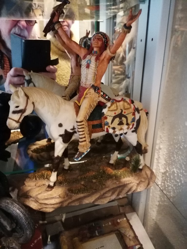 INDIAAN OP PAARD een massief beeld, Ophalen of Verzenden, Nieuw, Overige typen