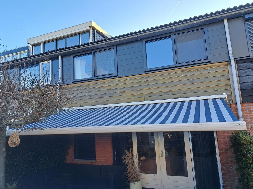 Elektrisch zonnescherm, Tuin en Terras, Zonneschermen, Gebruikt, Elektrisch, Ophalen of Verzenden, 250 cm tot 450 cm