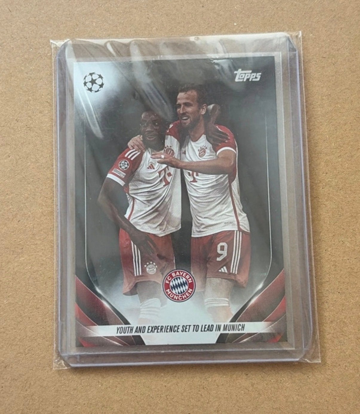 Topps Harry Kane & Alphonso Davies Bayern München /10, Ophalen of Verzenden, Zo goed als nieuw, Buitenlandse clubs, Spelerskaart