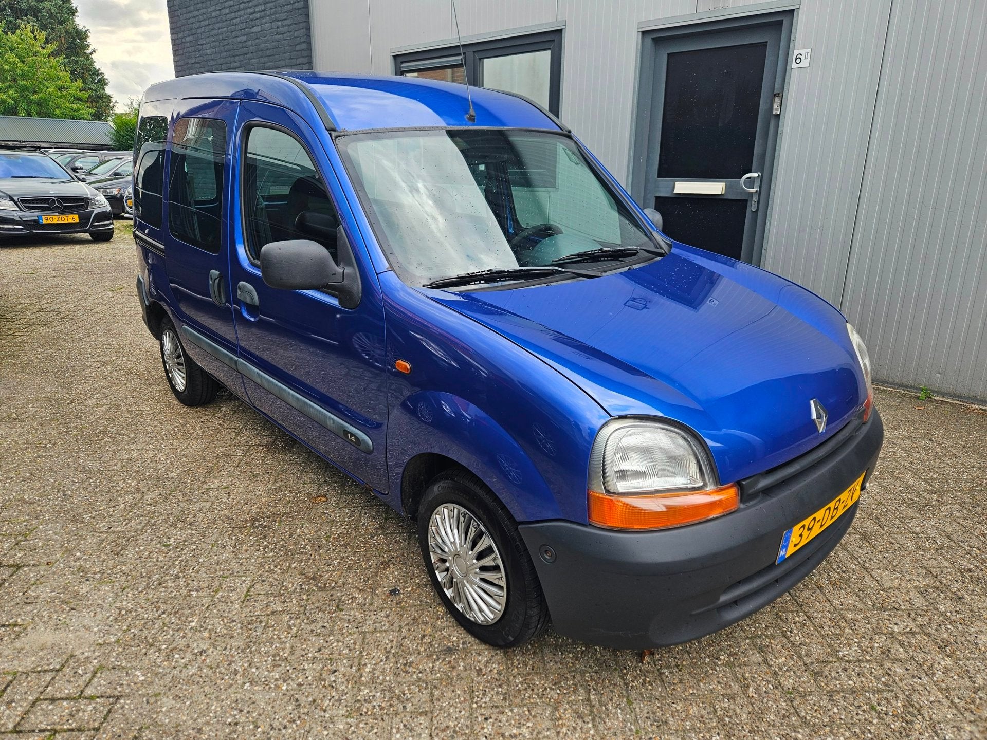 Renault Kangoo 1.4 RN INVALIDE ROLSTOELAUTO, Stof, Gebruikt, Zwart, 4 cilinders