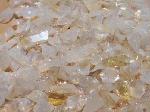 min. 125Kt ruwe edelstenen WITTE OPAAL (1), Verzenden, Mineraal