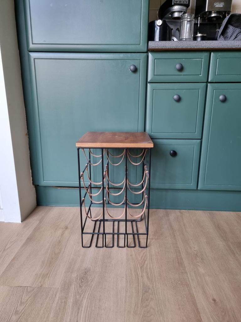 Wijnrek met houten blad en lederen lussen, Ophalen, Zo goed als nieuw, Metaal, 5 tot 15 flessen