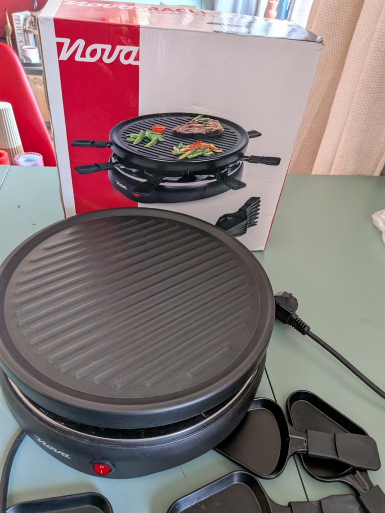 Nova raclette gourmetstel in goede staat, Witgoed en Apparatuur, Ophalen of Verzenden, 4 t/m 7 personen