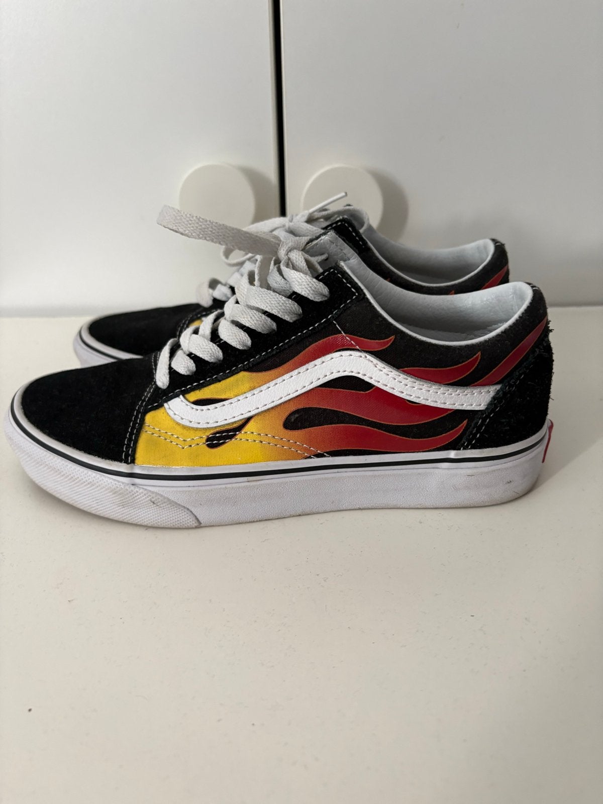 Vans Old Skool met vlammen, Zwart, Ophalen of Verzenden, Sneakers of Gympen, Zo goed als nieuw